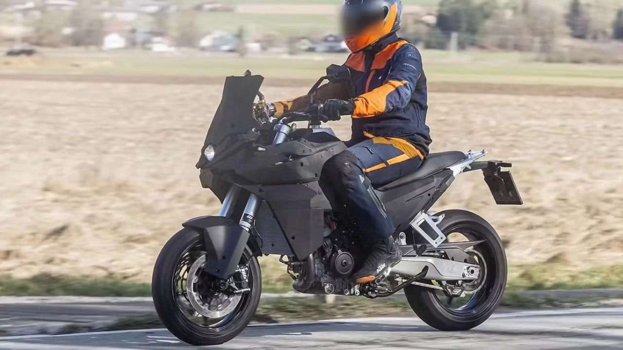 KTM 990 Spied Testing