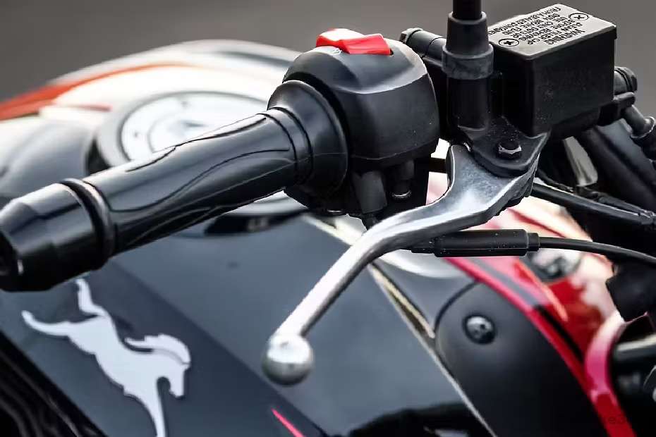 TVS Apache RTR 200 4V images TVS Apache RTR 200 4V images