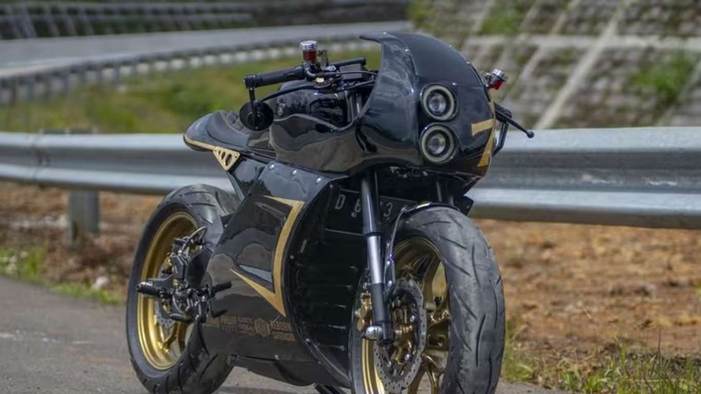 Yamaha XSR 155 Cafe Racer Build