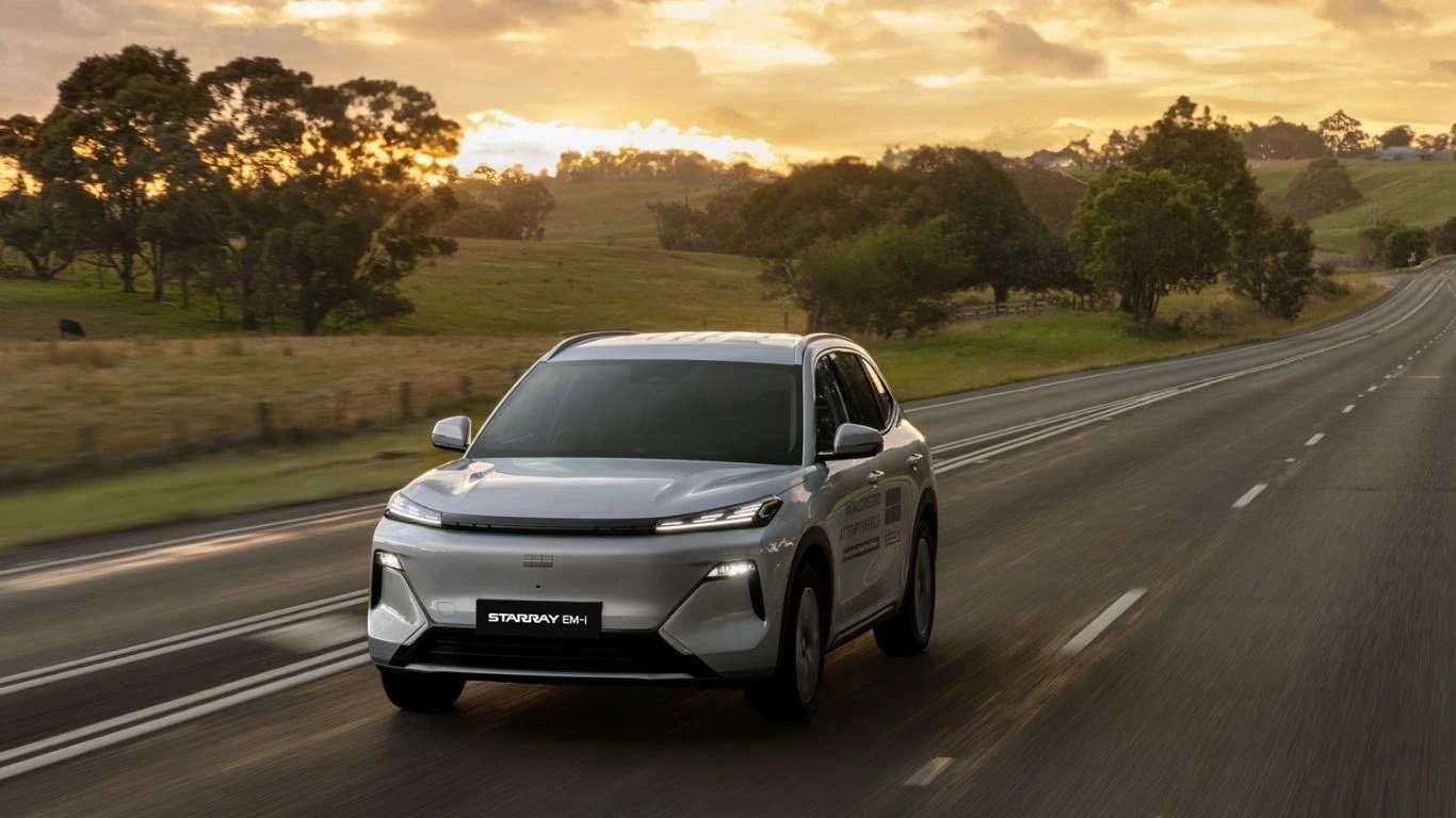 Geely’s AI-Based i-HEV Hybrid Sets Guinness Record With 45 Kmpl Mileage