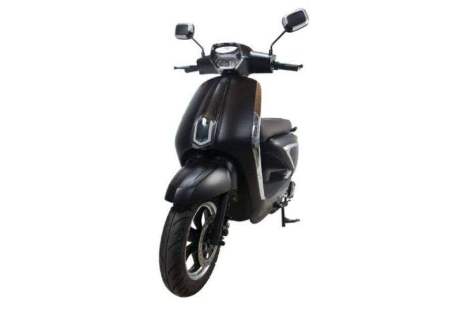 Dionev Jule Left Front Three Quarter Dionev Jule Left Front Three Quarter