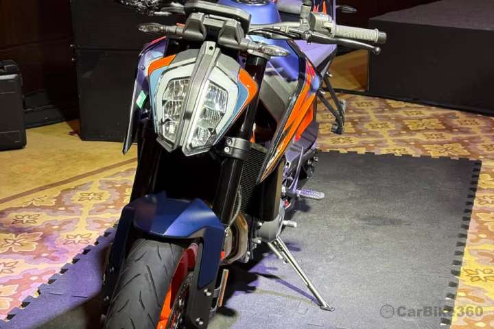 KTM 890 Duke R images KTM 890 Duke R images