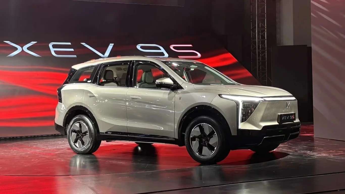 Electric Car Sales Report November 2025: Tata Motors Leads India’s Electric 4Ws Sales Audio