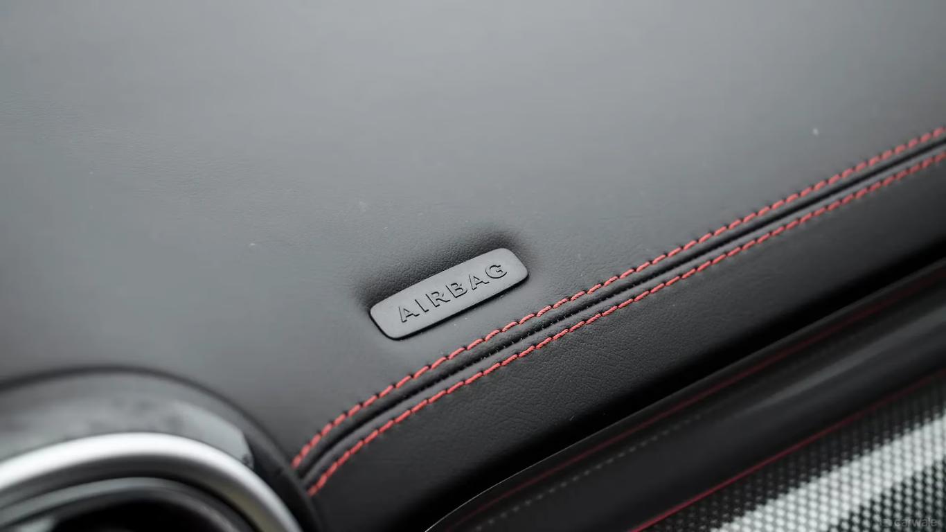 Mercedes-AMG CLE 53 Safety & Driver Assistance Mercedes-AMG CLE 53 Safety & Driver Assistance