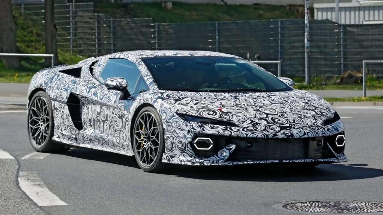 New Lamborghini Temerario Spyder Hybrid V8