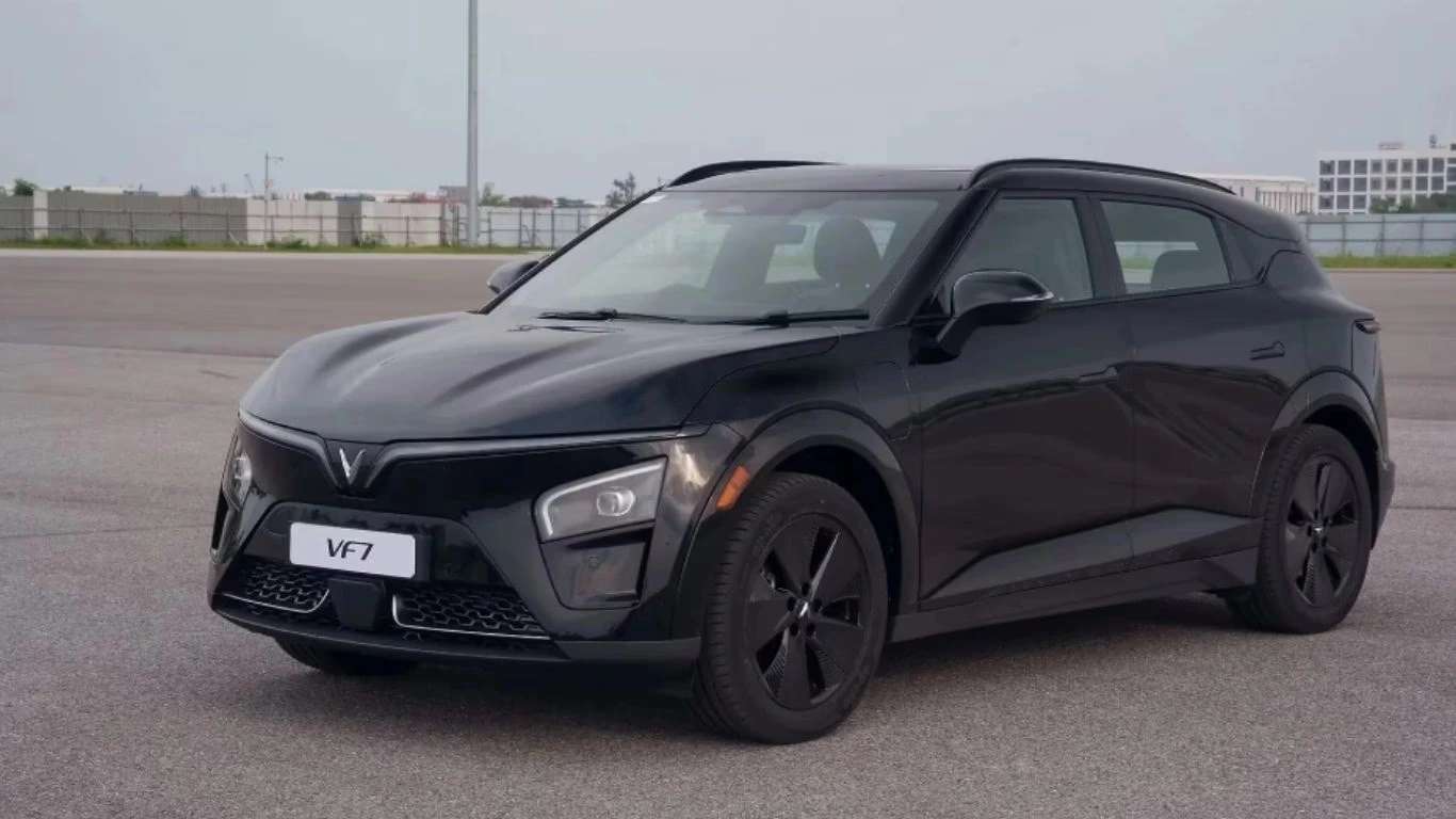 VinFast VF7