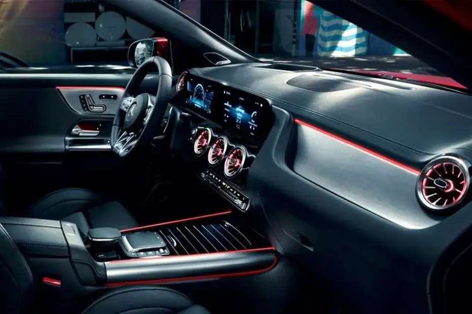 मर्सिडीज-बेंज AMG GLA35 एम्बिएंट लाइटिंग व्यू मर्सिडीज-बेंज AMG GLA35 एम्बिएंट लाइटिंग व्यू