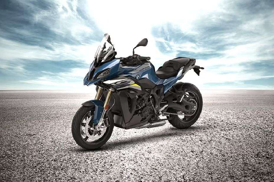 BMW S 1000 XR Front Left BMW S 1000 XR Front Left