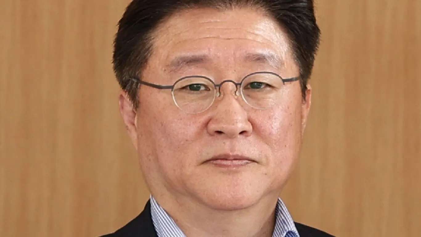 Mr. Joonsu Cho, Chief Business Officer