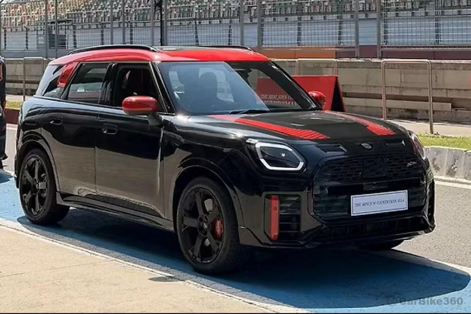 Mini Countryman Right Front Three Quarter Mini Countryman Right Front Three Quarter