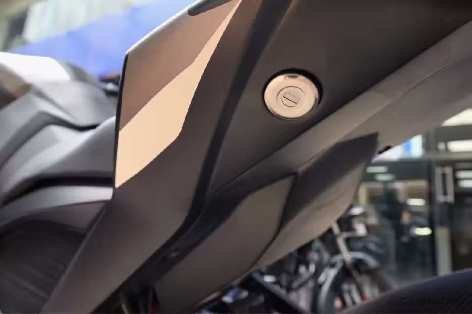 Bajaj Pulsar RS200 images Bajaj Pulsar RS200 images