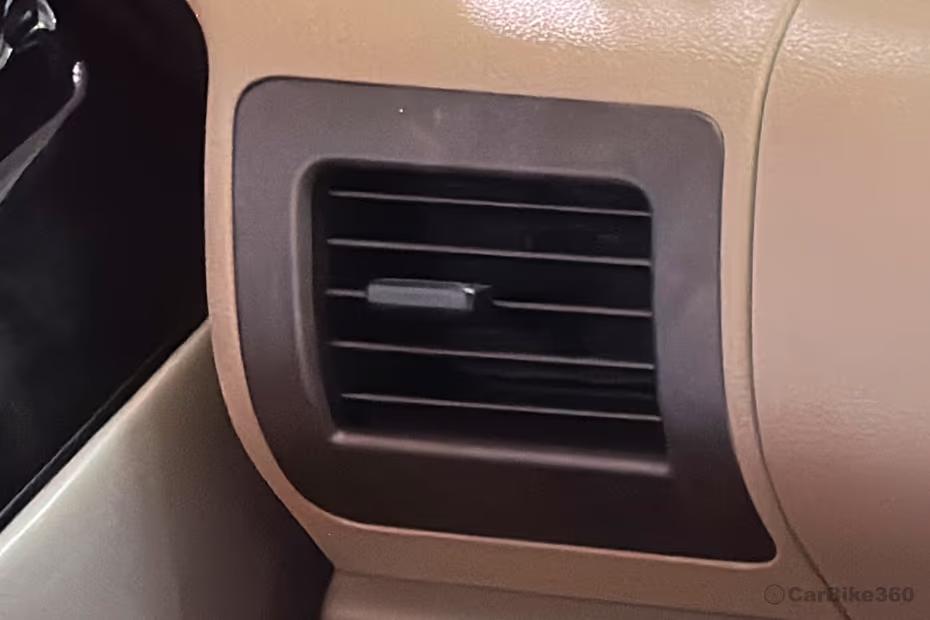 Mahindra Bolero Passenger's Side AC Vent Mahindra Bolero Passenger's Side AC Vent