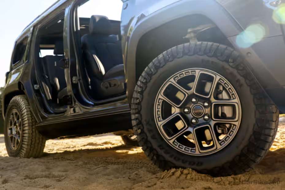 Jeep Recon Front Wheel Jeep Recon Front Wheel