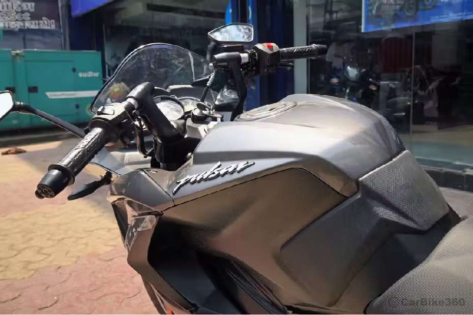 Bajaj Pulsar RS200 images Bajaj Pulsar RS200 images