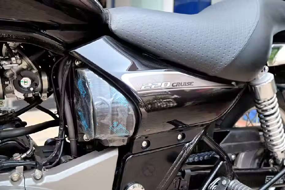 Bajaj Avenger Cruise 220 images Bajaj Avenger Cruise 220 images