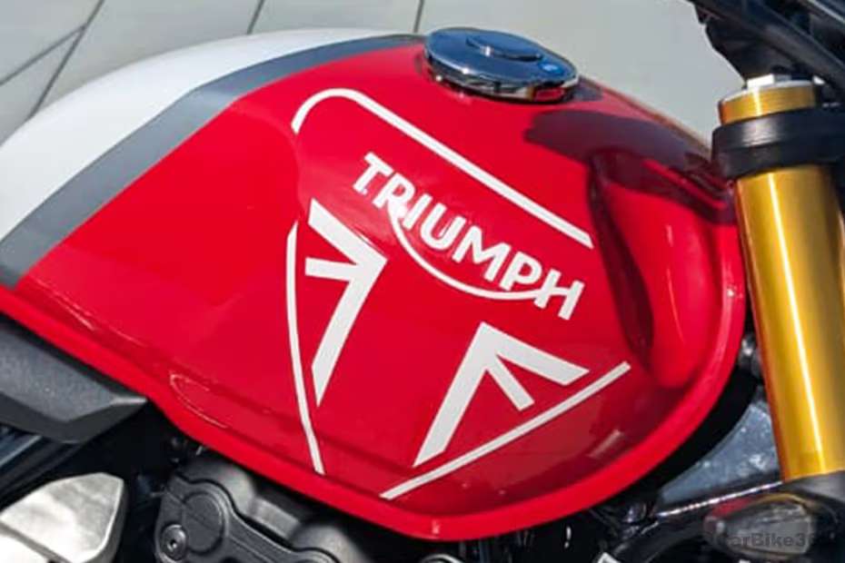 Triumph Speed 400 Brand Badge Triumph Speed 400 Brand Badge