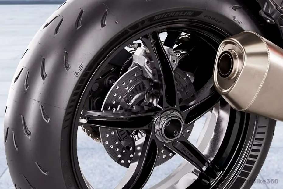 KTM 1390 Super Duke R images KTM 1390 Super Duke R images