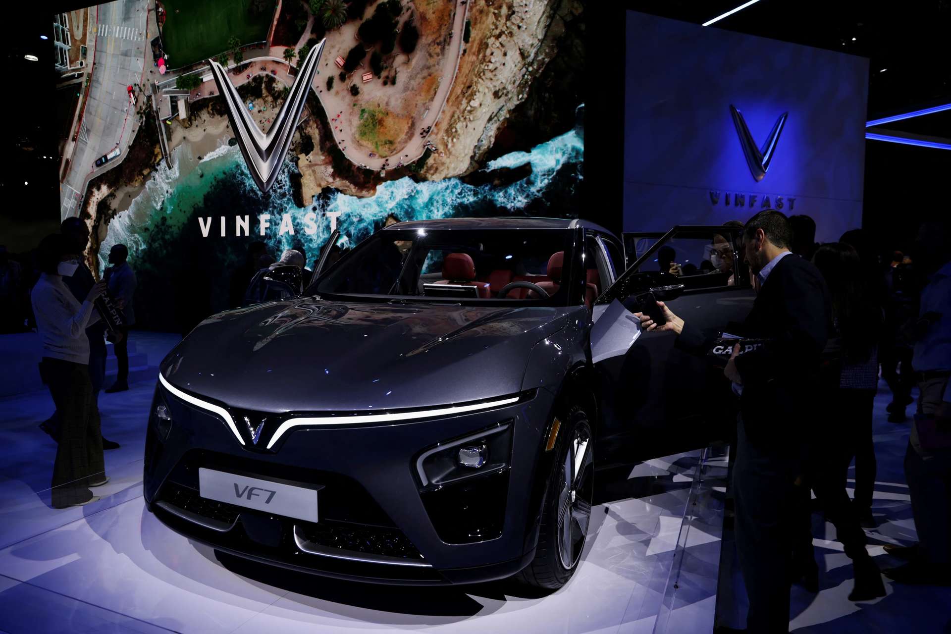 VinFast VF7