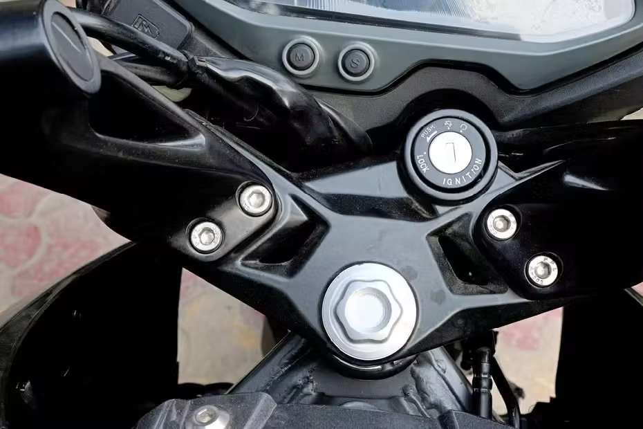 Bajaj Pulsar NS200 images Bajaj Pulsar NS200 images