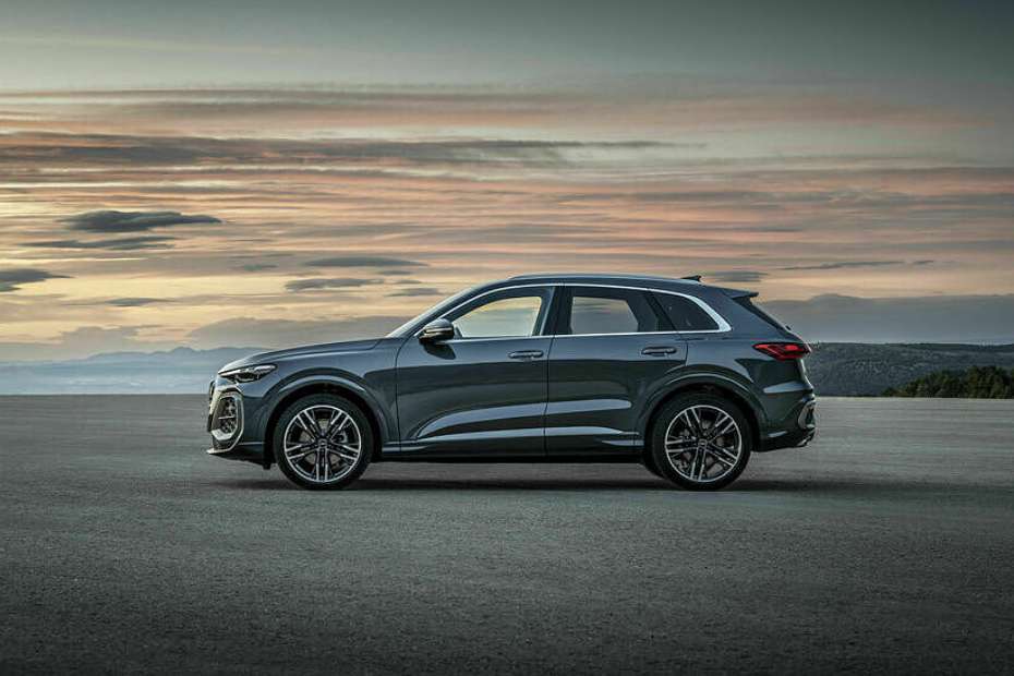 Audi New Q5 third-gen Left Side View Audi New Q5 third-gen Left Side View