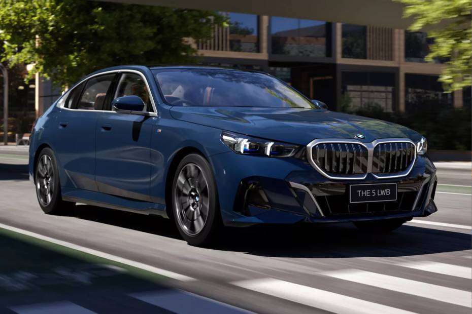 BMW 5 Series Right Front Three Quarter BMW 5 Series Right Front Three Quarter