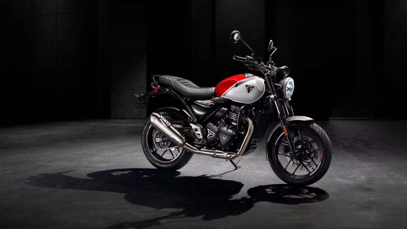 Triumph T4