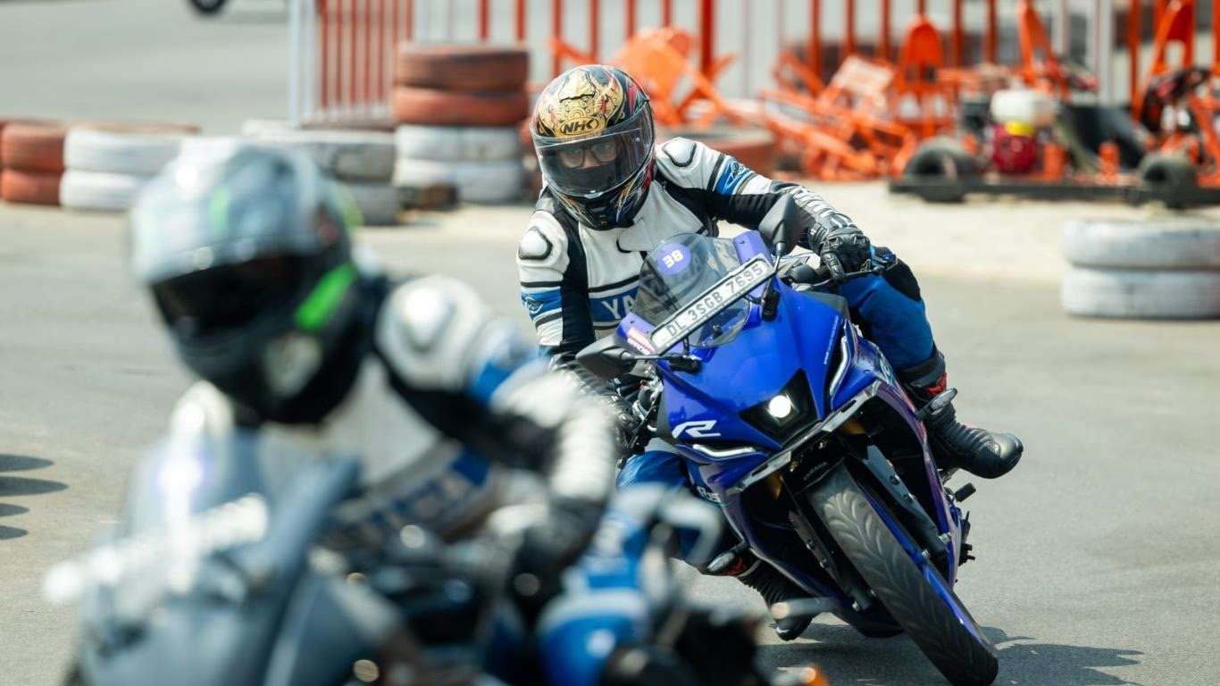 Yamaha R15 V4
