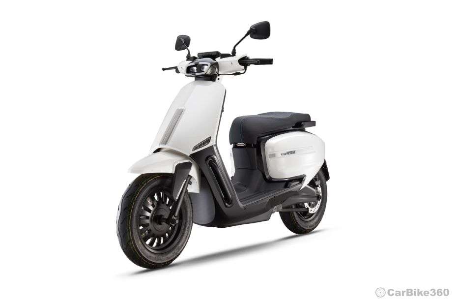 VLF Tennis Left Front Three Quarter VLF Tennis Left Front Three Quarter