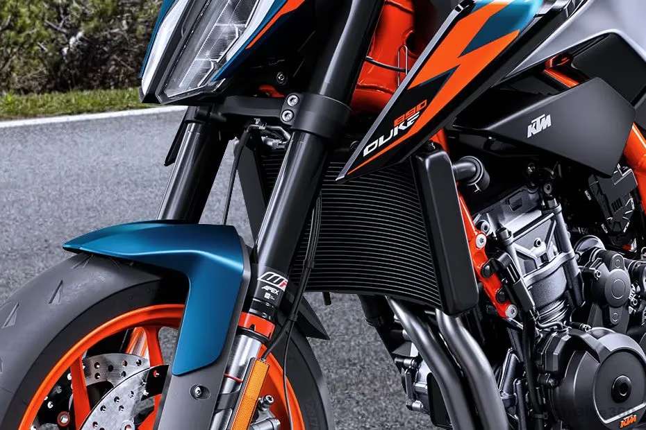 KTM 890 Duke R images KTM 890 Duke R images