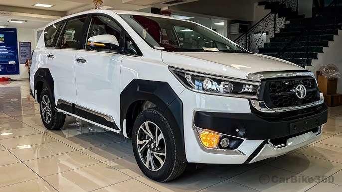 Toyota Innova Crysta का अनावरण नई रग्ड बॉडी किट के साथ किया गया hq720 (6).webp