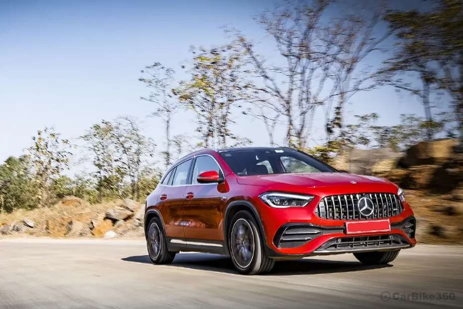 मर्सिडीज-बेंज AMG GLA35 राइट फ्रंट मर्सिडीज-बेंज AMG GLA35 राइट फ्रंट