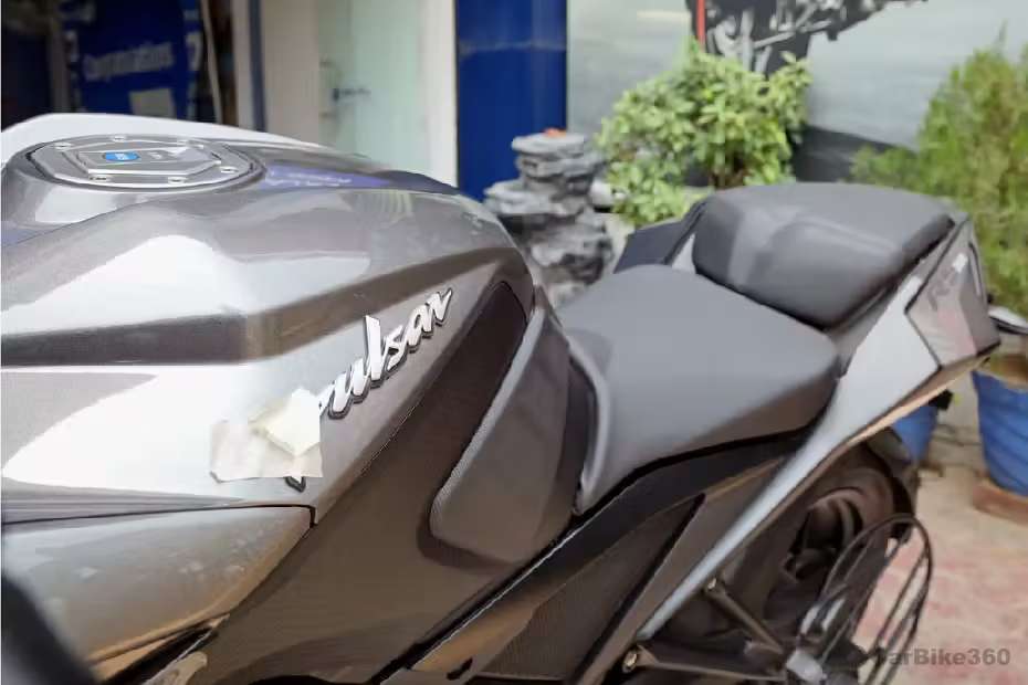 Bajaj Pulsar RS200 images Bajaj Pulsar RS200 images