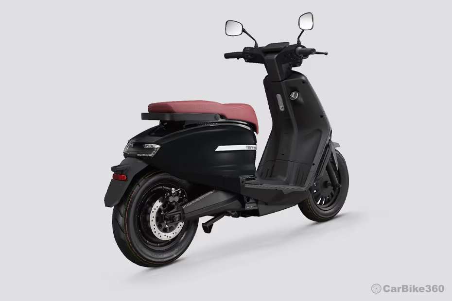 VLF Tennis 2025 Rear Right Three Quarter View VLF Tennis 2025 Rear Right Three Quarter View