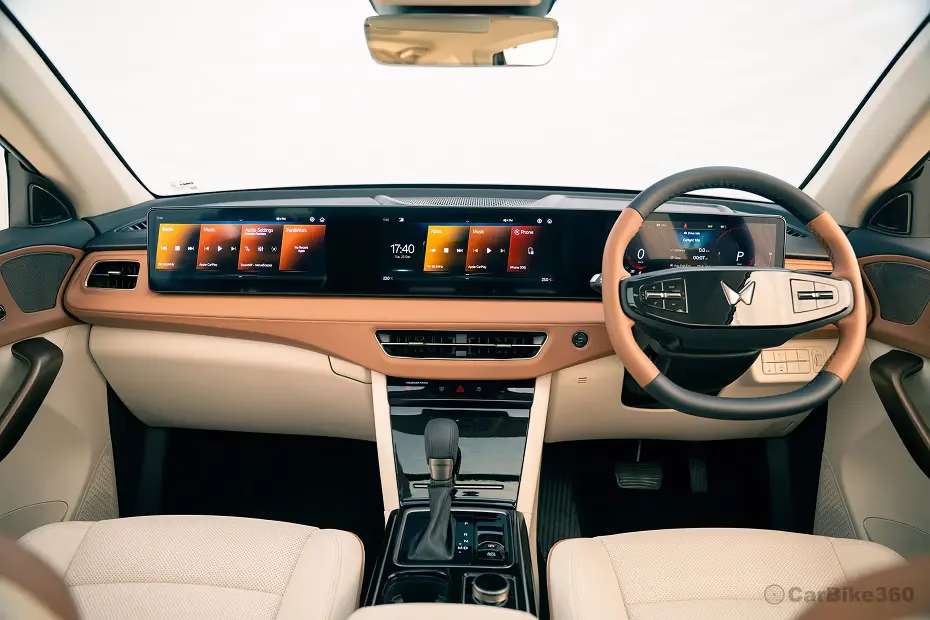 Mahindra XUV 7XO Dashboard