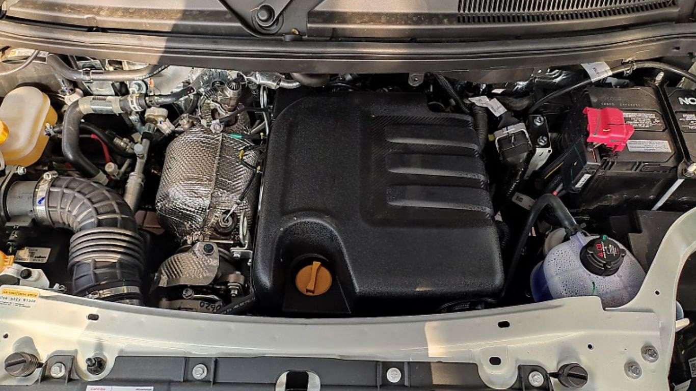 Bolero Neo 1.5-litre mHawk 100 Turbo-Diesel Engine Bolero Neo 1.5-litre mHawk 100 Turbo-Diesel Engine