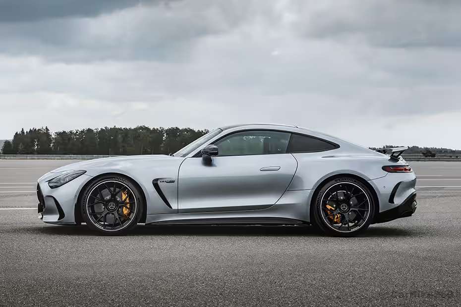 Mercedes-Benz AMG GT 63 Side View (Left) Mercedes-Benz AMG GT 63 Side View (Left)