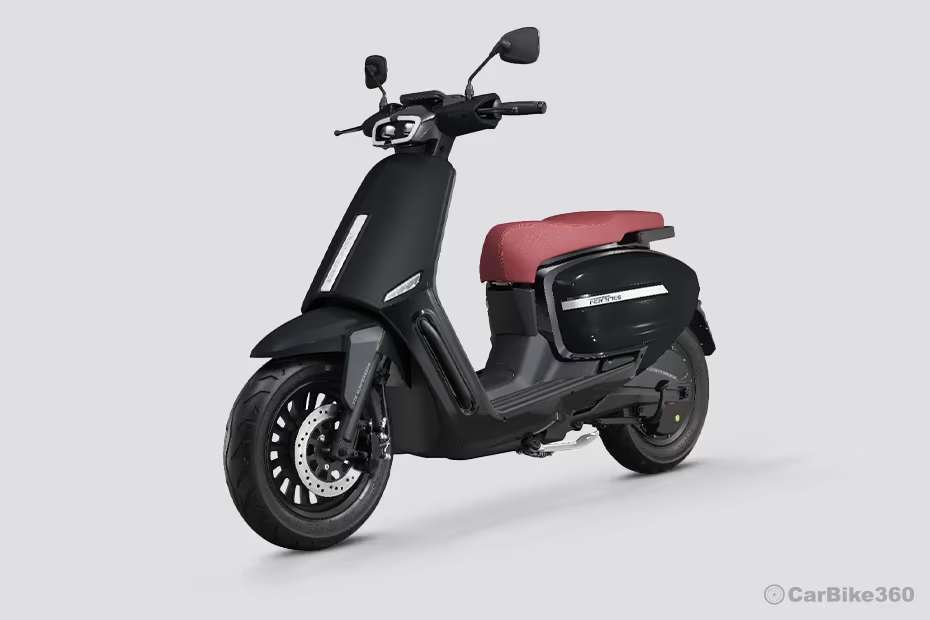 VLF Tennis 2025 Front Left Quarter View VLF Tennis 2025 Front Left Quarter View