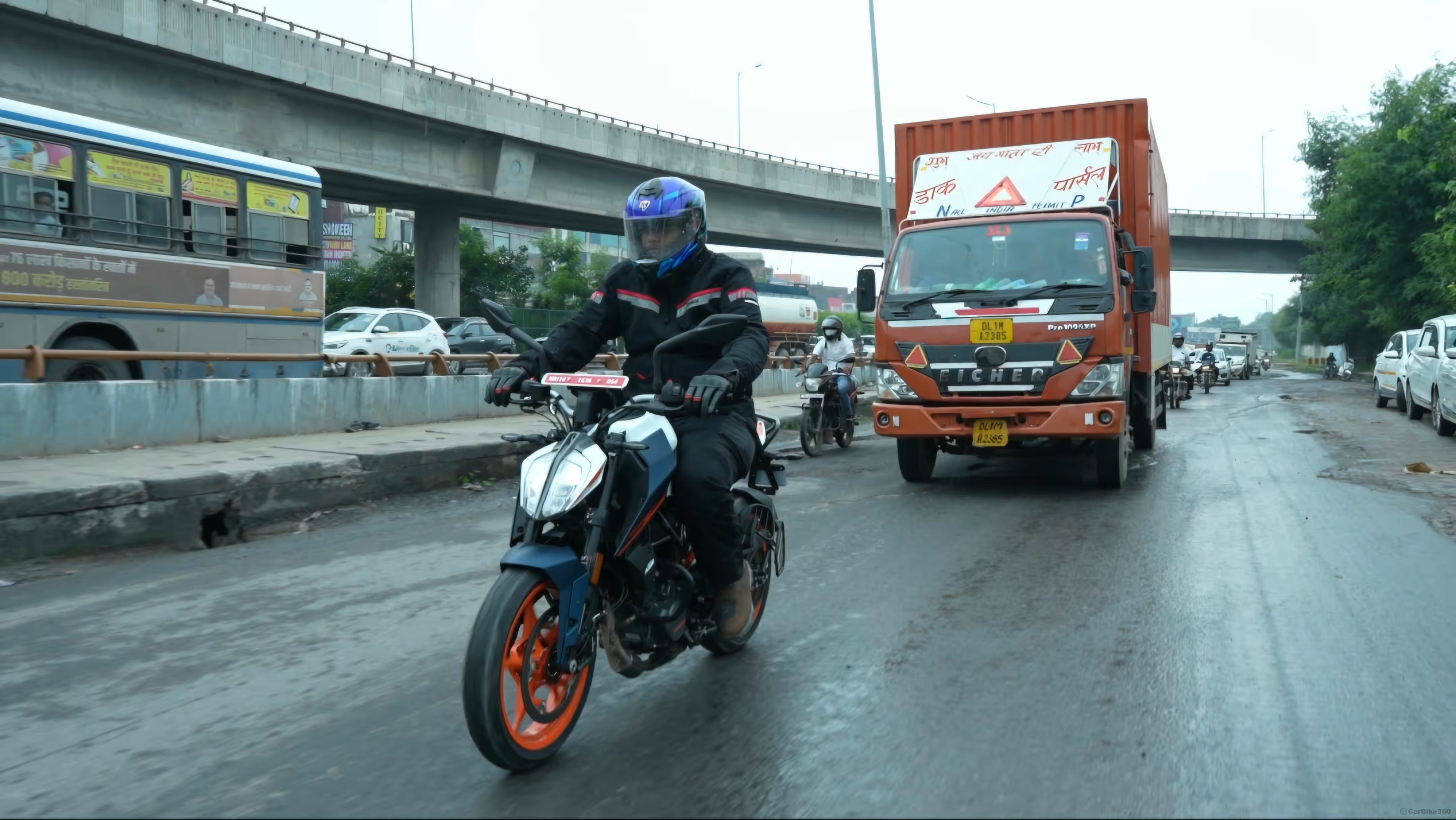 KTM 160 Duke Review: Is The New Youngest Duke Now City Friendly? Screenshot_20250827_155230_Gallery.jpg