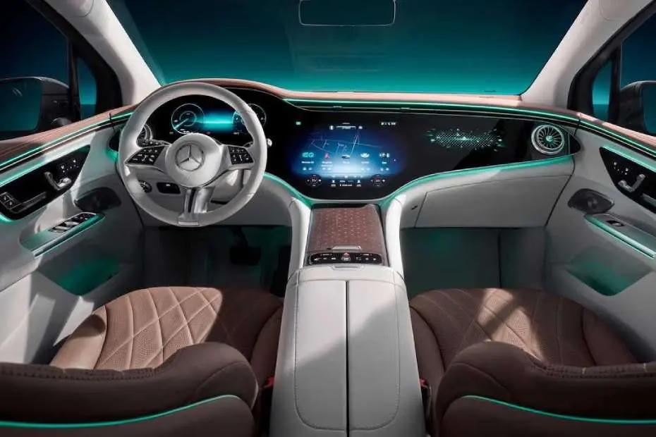 मर्सिडीज-बेंज EQE SUV — इंटीरियर, कम्फर्ट और इंफोटेनमेंट मर्सिडीज-बेंज EQE SUV — इंटीरियर, कम्फर्ट और इंफोटेनमेंट
