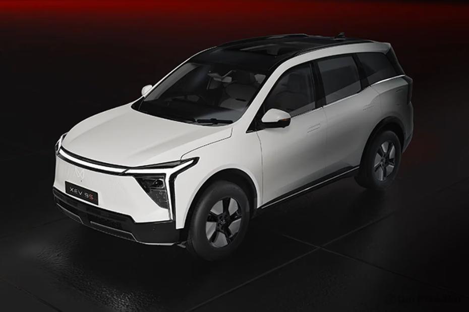 Mahindra XEV 9S Right Front Three Quarter Mahindra XEV 9S Right Front Three Quarter