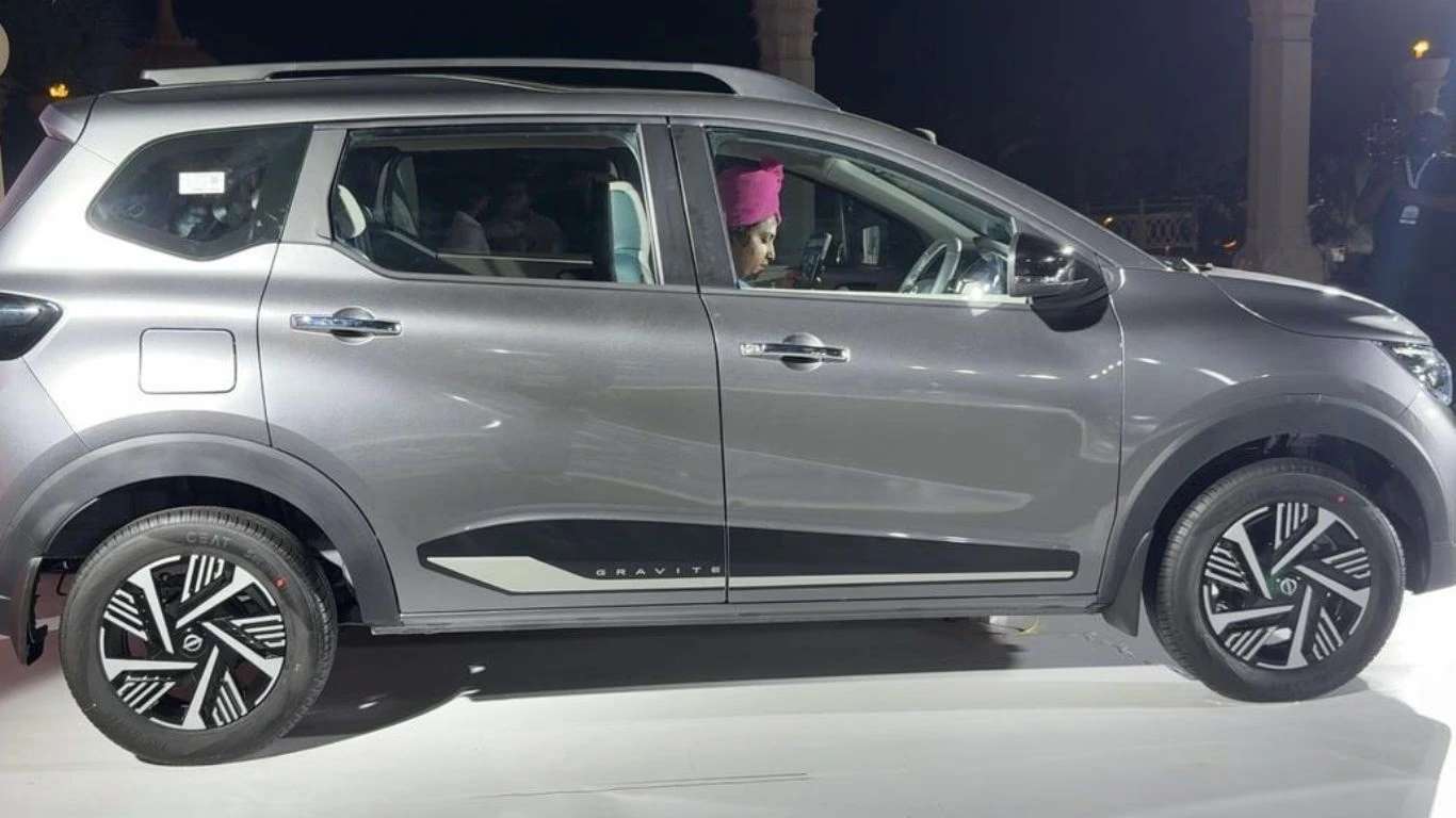 Nissan Gravite side profile design