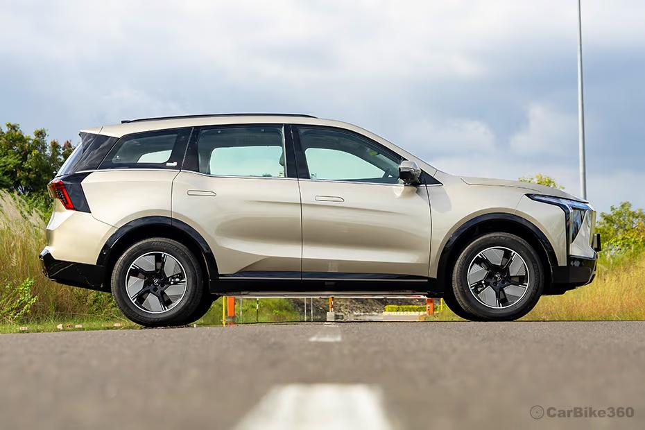 Mahindra XEV 9S Right Side Mahindra XEV 9S Right Side