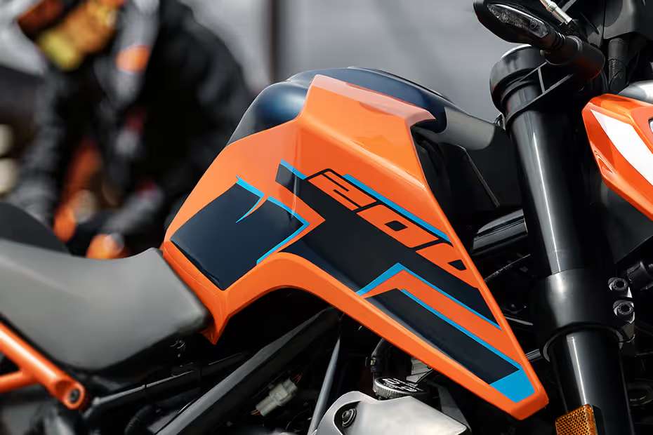 KTM 200 Duke Fuel Tank (Right) KTM 200 Duke Fuel Tank (Right)