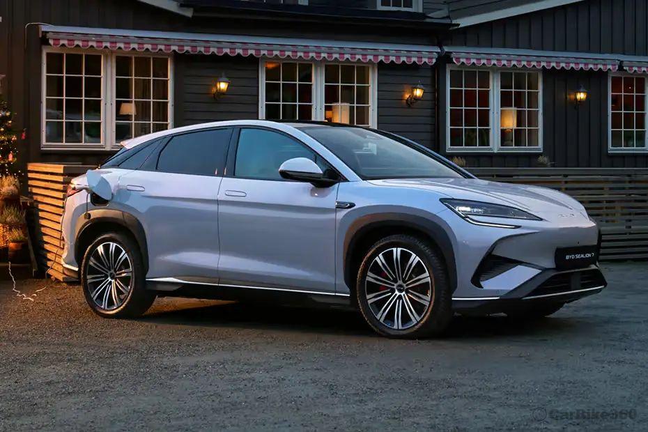 BYD SeaLion 7 Right Front Three Quarter BYD SeaLion 7 Right Front Three Quarter