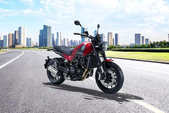 Benelli Leoncino 500 Benelli Leoncino 500