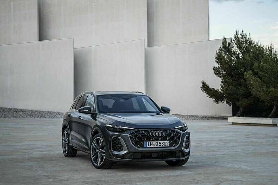 Audi New Q5 third-gen Right Front Three Quarter Audi New Q5 third-gen Right Front Three Quarter