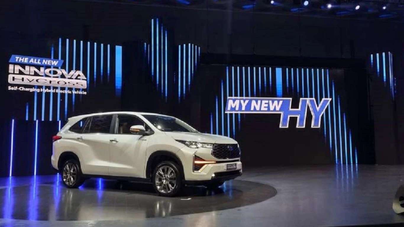 Toyota Innova Hycross