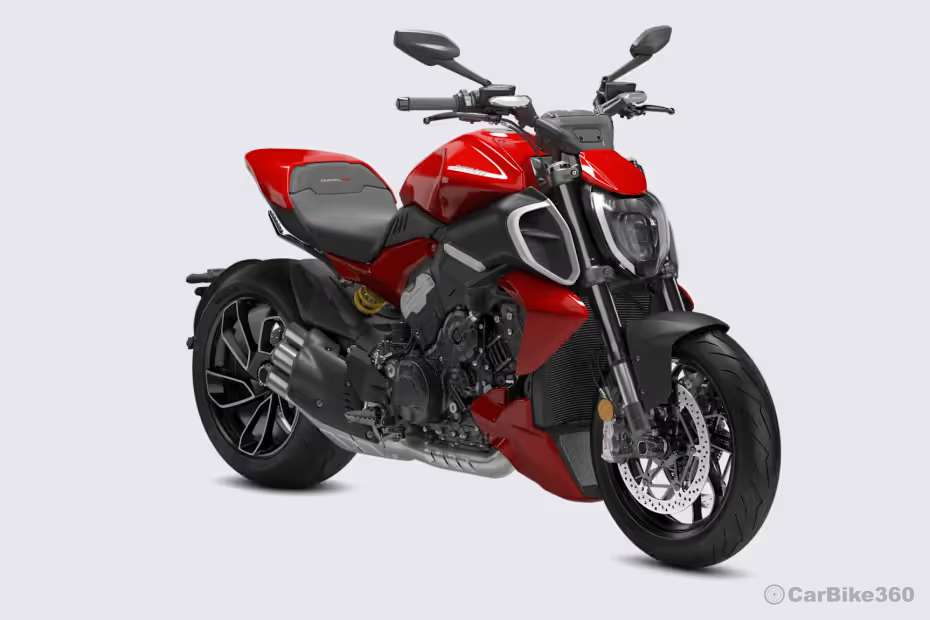 Ducati Diavel V4 Right Front Three Quarter Ducati Diavel V4 Right Front Three Quarter
