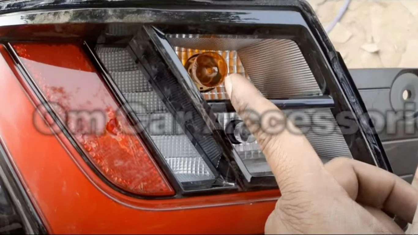 आने वाली Maruti Dzire LED टेल लाइट्स लीक | अनोखा वाई-शेप पैटर्न विस्तृत Maruti New Dzire Y Shaped Tail Light
