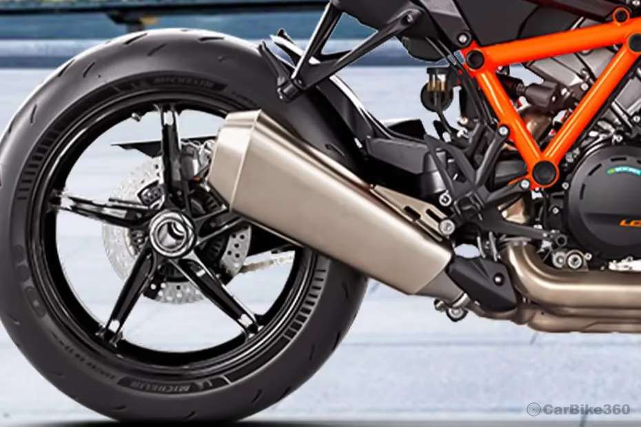 KTM 1390 Super Duke R images KTM 1390 Super Duke R images
